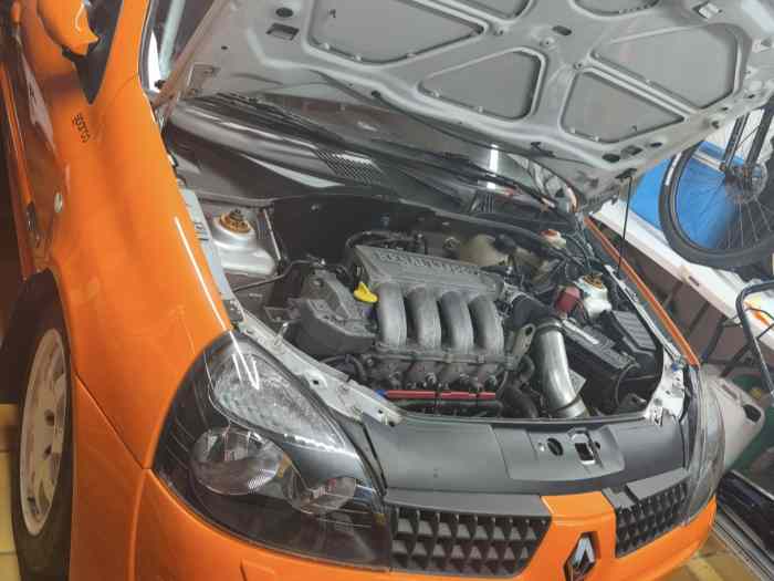 Clio 2 RS f2000 14 2