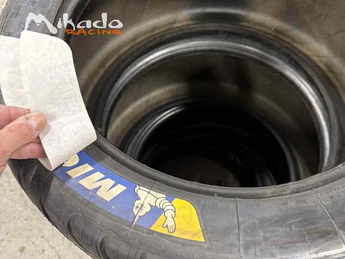Pneus Michelin P2L Cayman GT4 ou autre NEUF 0