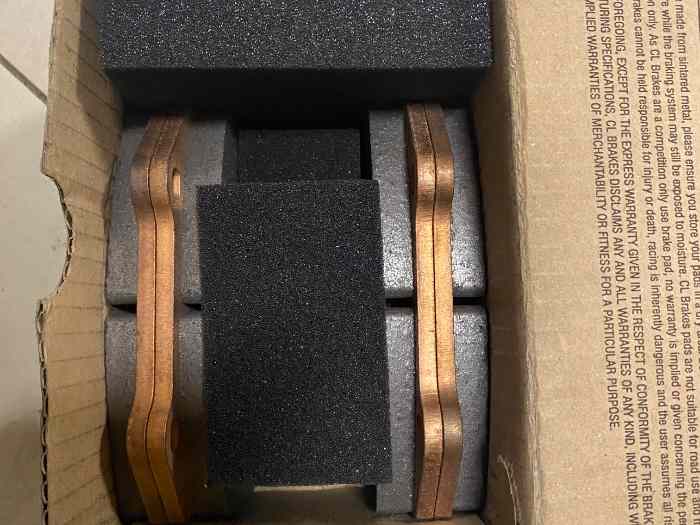 PLAQUETTES CARBONNE LORRAINE RC6 NEUVE 1