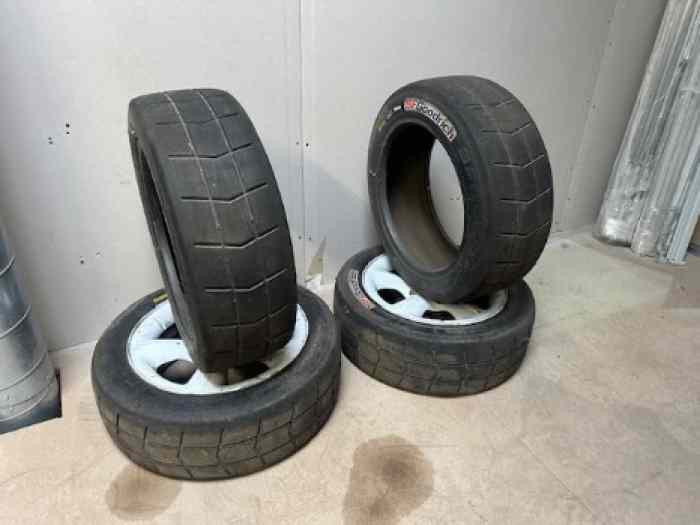 LOT PNEUS RALLYE CIRCUIT 15