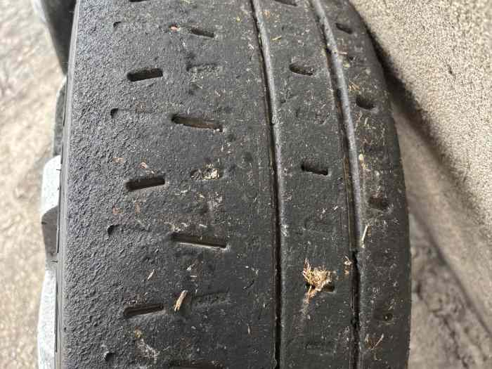 2 pneus RA7 en 16 pouces