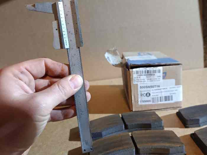 Plaquettes AV RC8 DS3 R3 2