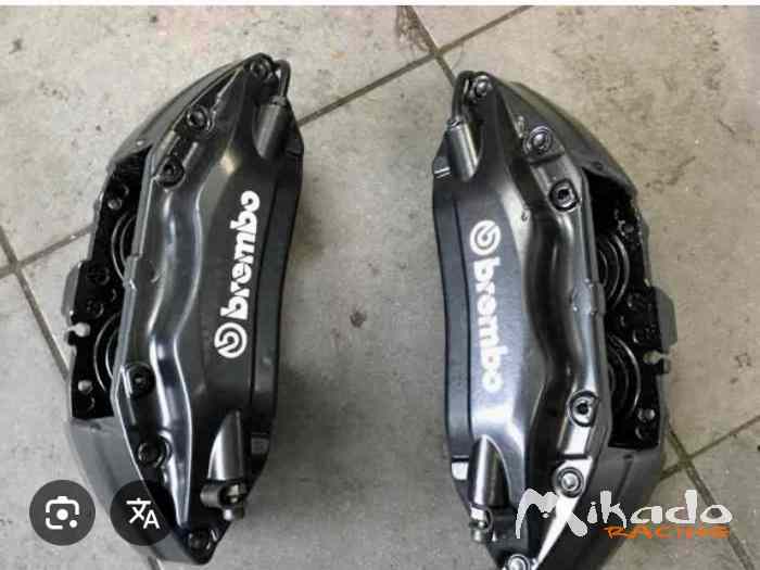Deux étriers BREMBO 607 V6 double pistons + disques et plaquettes