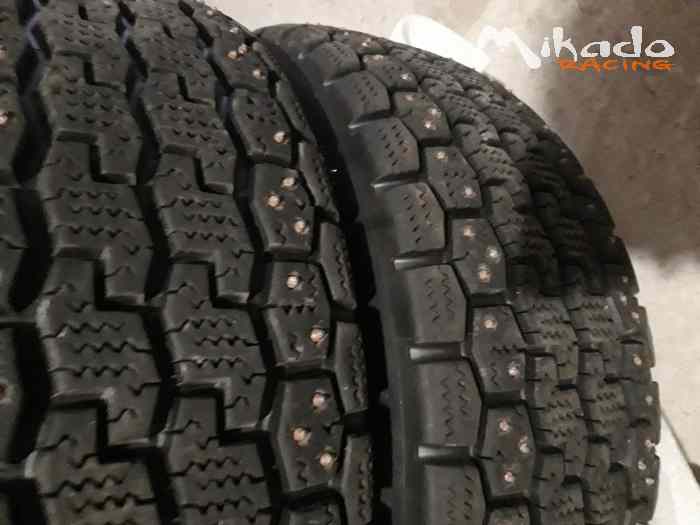 Pneu clouté michelin na01 16 pouces 1