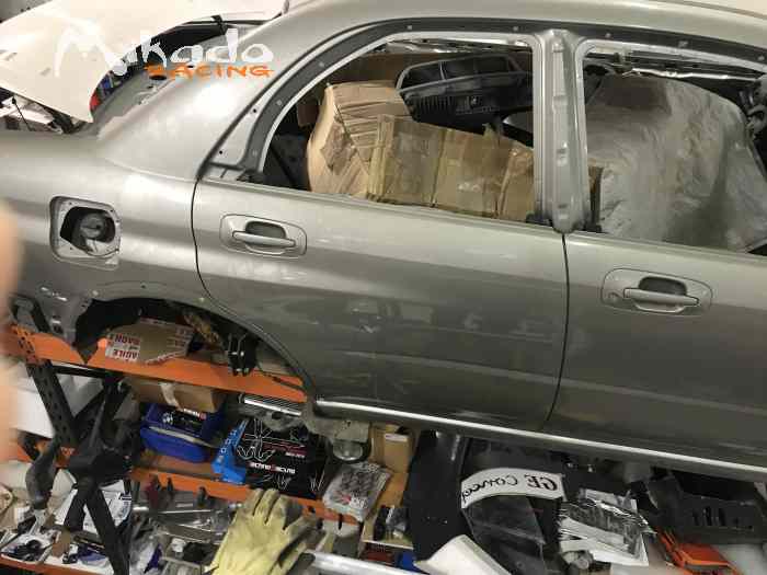 SUBARU Impreza STI 8/9 caisse neuve avec ouvrants 2
