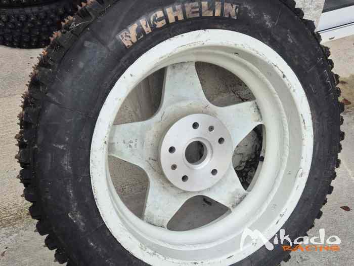 Jantes étroite Subaru Mitsubishi montées clous 1