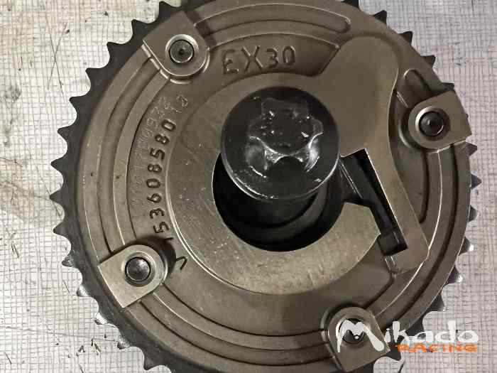 Culasse et pièces moteur 208 R2 – photo 6 sur 6