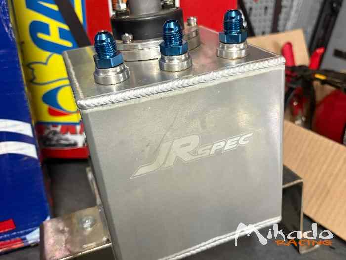 Boîte/réservoir tampon avec pompe à essence 1