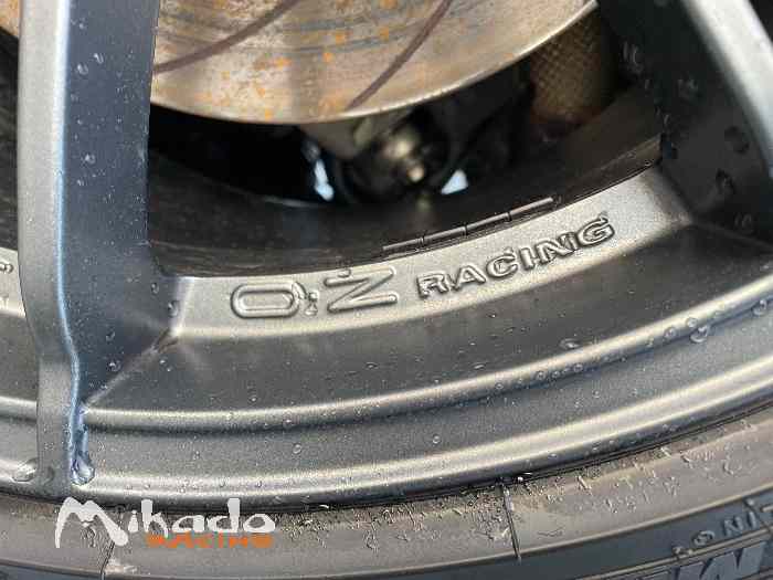 Jantes cayman Gt4 OZ racing ultra léger à 20 pouces 3