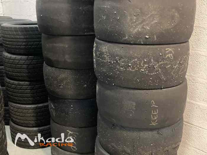 Pneu Slick Kumho 260/66X18 de 2025 ex championnat du monde de tourisme 1