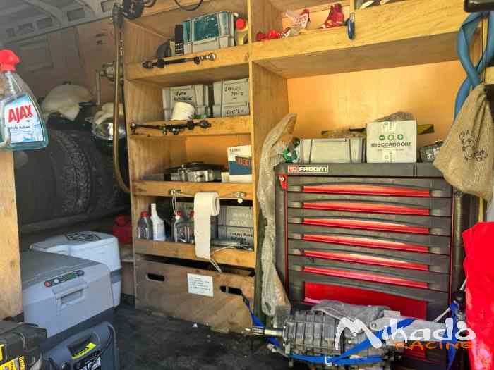 Pascal Eouzan vend camion assistance et remorque Brian James 5