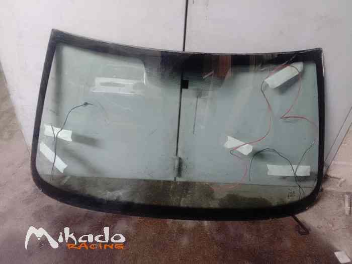 Vends pare brise chauffant Saxo 106