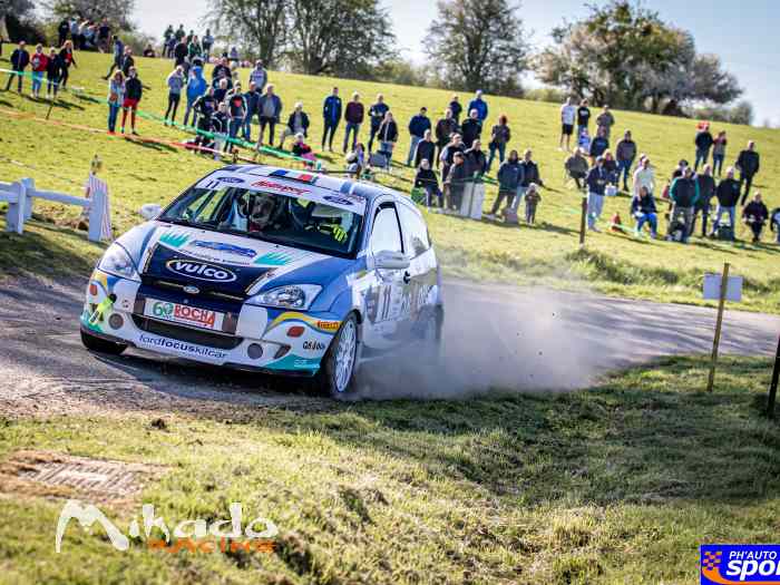 vraie focus kit car USINE + énorme lot de bord 2