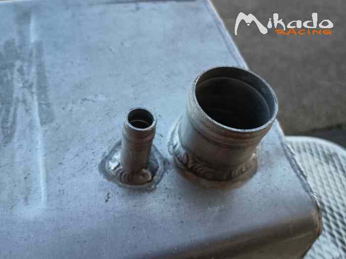 Réservoir aluminium 40l avec pompe à essence 1