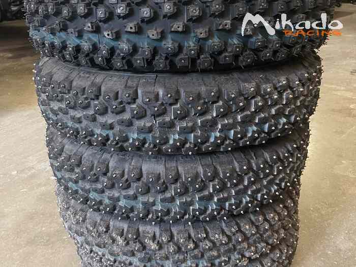 Pneus idéal RONDE DU JURA slick et maxi clous 0