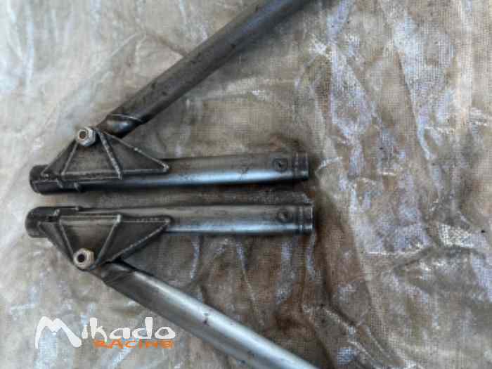 2 triangles nus neufs bmw E36 à compact F2000 3