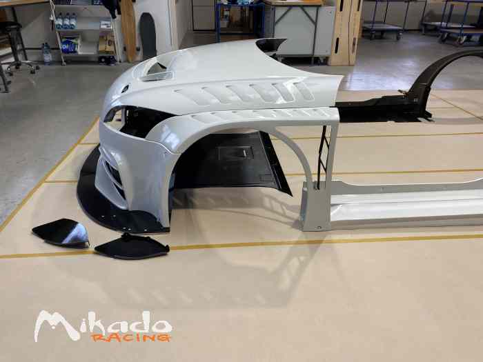 Kit carrosserie large neuf en carbone pour AUDI TT 8J mk2 type VLN 1