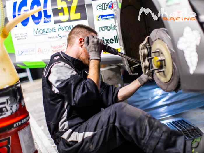 Mécanicien compétition freelance 1