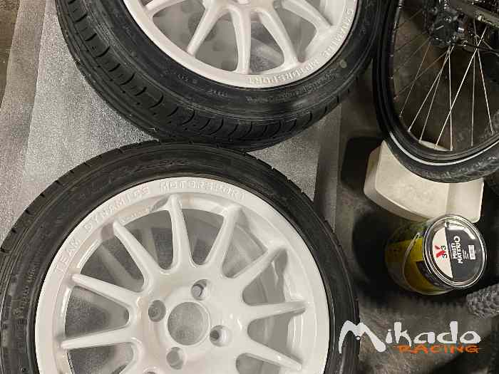 Jantes Team Dynamics Motorsport 15” – Magnésium – Blanches – Pneus neufs 1