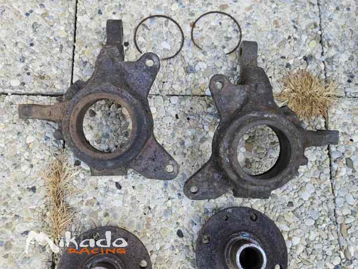 Moyeu + Etrier de Frein RENAULT Clio 2