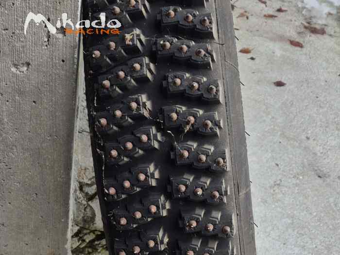 Jantes étroite Subaru Mitsubishi montées clous 2