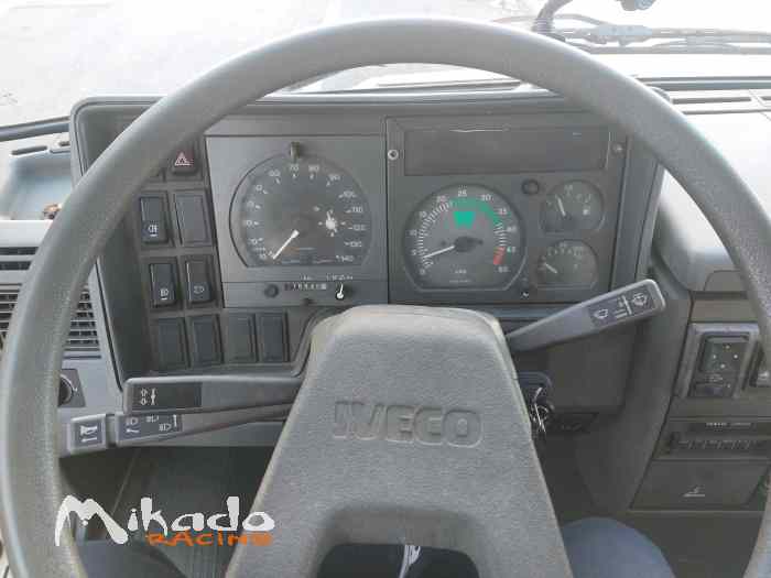 Iveco Daily 35C10, ancien véhicule officiel PEUGEOT TALBOT 4