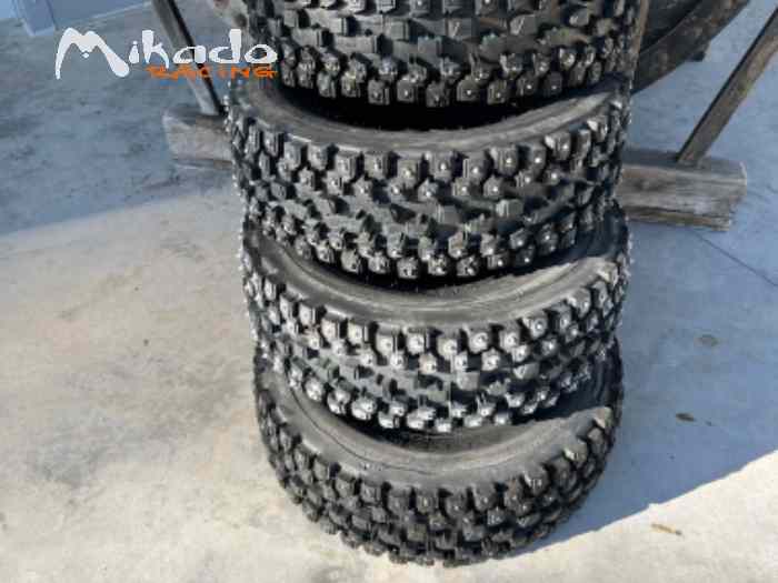 165/70 R10 - x4 pneus clous BR120 3