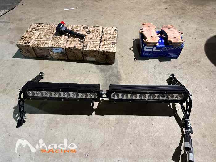 Lot compétition rallye / circuit – Porsche 997 GT3 CUP – jantes BBS center-lock + pneus Michelin + pièces neuves 1