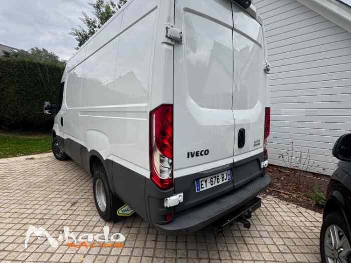 Pascal Eouzan vend camion assistance et remorque Brian James 4