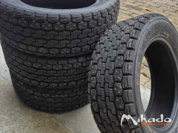 Pneus Michelin A32 15 pouces
