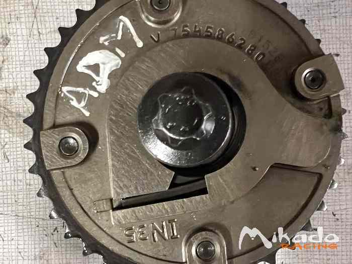 Culasse et pièces moteur 208 R2 – photo 5 sur 6