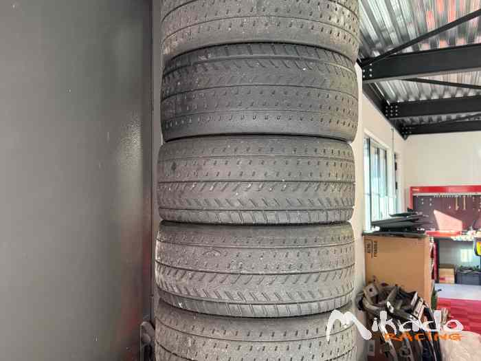 Pneumatique Pirelli D5A D7A 235/40 R17