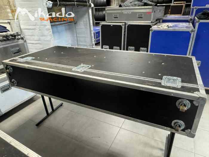 Flight-case – Poste ingénieurs 3 places – Écrans intégrés 2