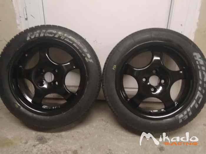 Roues 15 P en 4x100 avec pneus pluie. 1