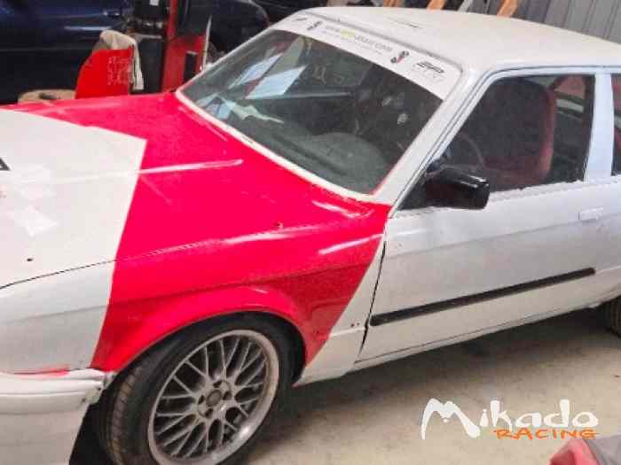 BMW E30 325i refaite à finir 0