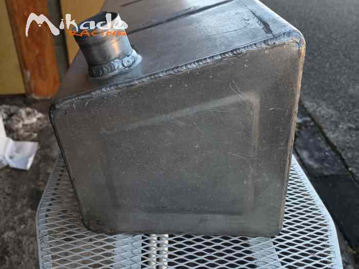 Réservoir aluminium 40l avec pompe à essence 3