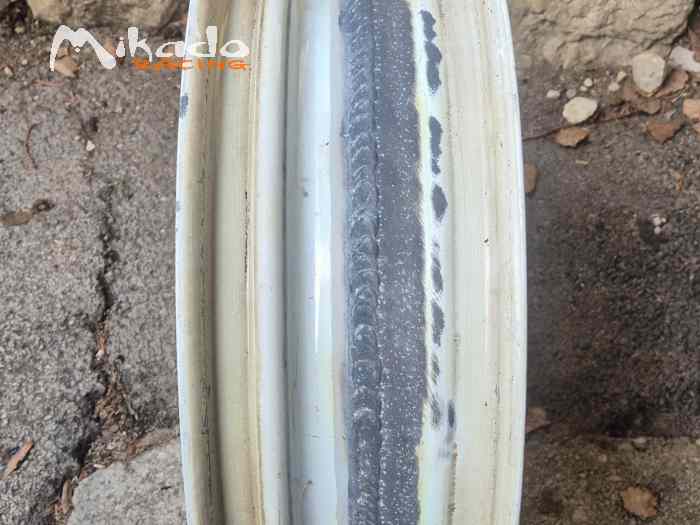 Jantes étroite Subaru Mitsubishi 2