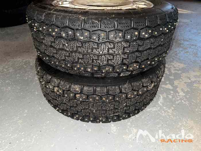 5 Pneus clous Michelin 15 pouces 4