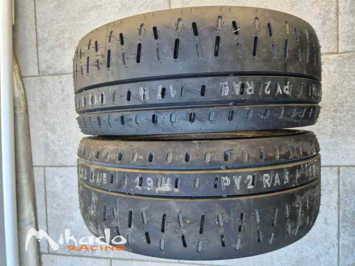 Pirelli 205/45-17 RA5 NEUF 1