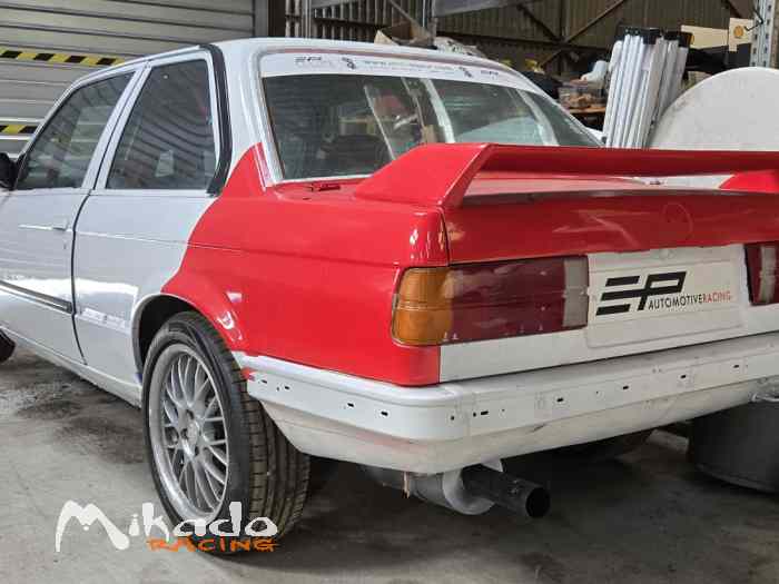 BMW E30 325i refaite à finir 5