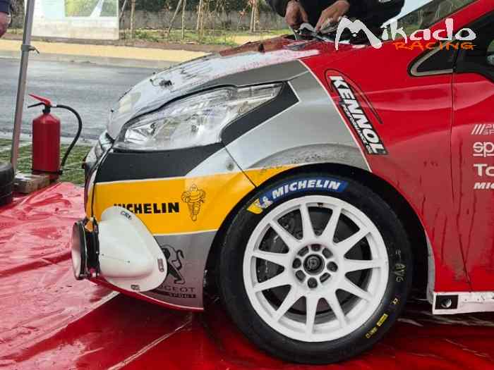 Rampe de phare et virage 208 R2 1