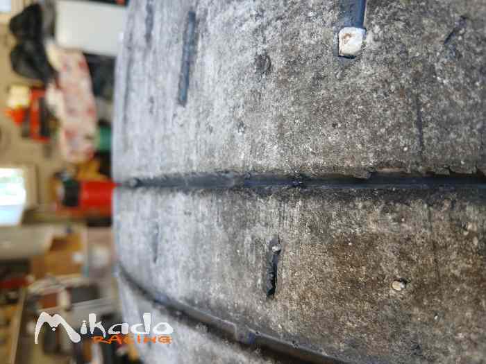 Pneus Pirelli 205 45 17 RA7+ 3