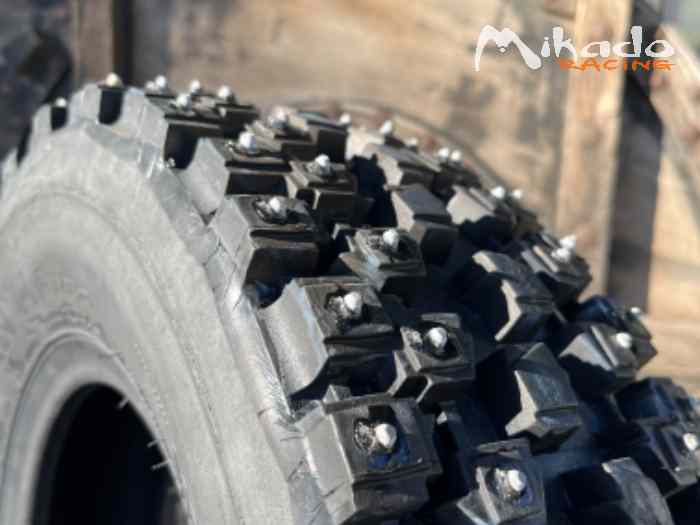 165/70 R10 - x4 pneus clous BR120 1