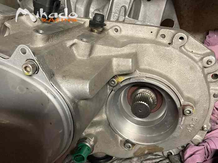 Vends boîte 6 crabots sadev gra Renaul...