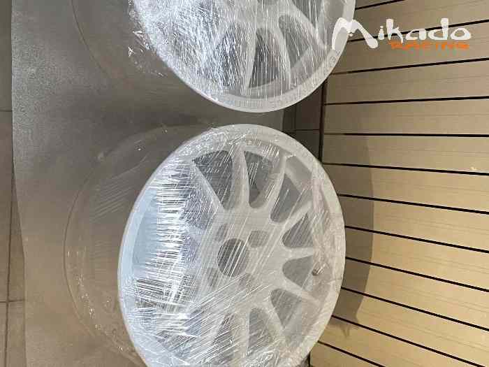 Jantes Team Dynamics Motorsport 15” – Magnésium – Blanches – Pneus neufs 0