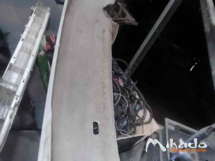 Vends pare choc arrière Saxo polyester 1