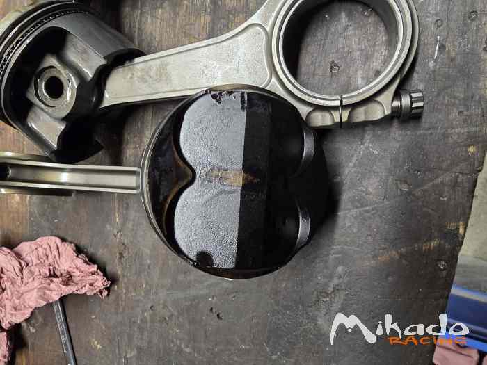 Vends 3 pistons Renault F7R 2