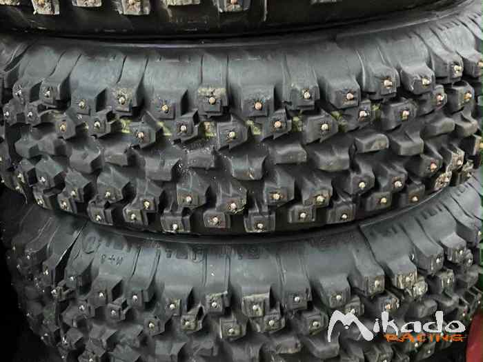 roues cloutés 14 pouces PSA pour ronde du jura 0