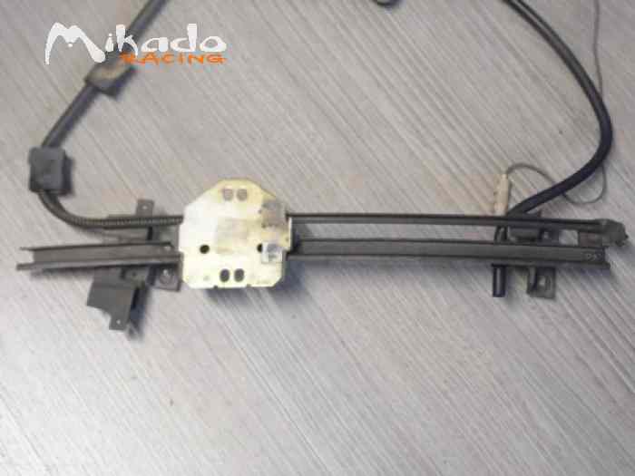 LEVE-VITRE AVANT DROIT 82379538 LANCIA DELTA 1