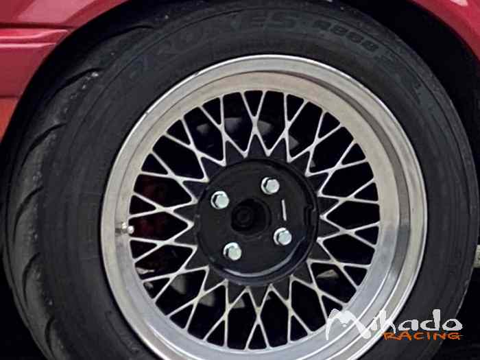roues aluminium BMW e30 16 pouces style BBS avec pneus semi-slicks 1